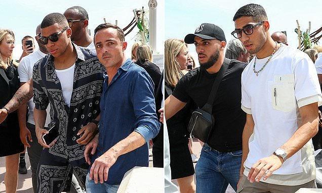 加拉塔萨雷高层炮轰土耳其足协：因遭裁判针对拒绝出席明日仪式（加拉塔萨雷高层怒斥土耳其足协：称遭裁判针对，将缺席明日仪式）