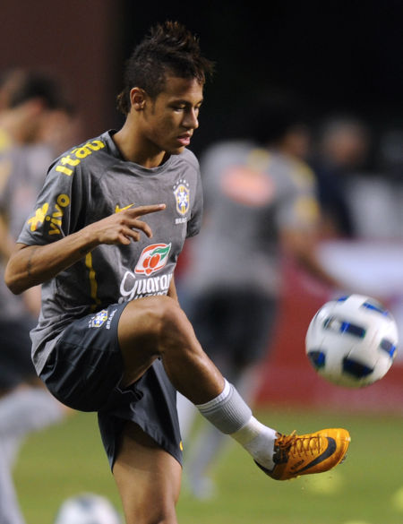 电讯报：布莱顿有意维拉中场博加德，以接替可能离队的巴莱巴