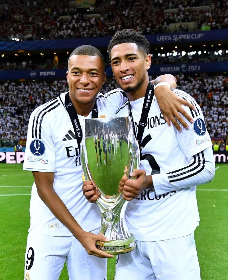 日职联战报：鹿岛鹿角主场2-1横滨水手，时隔9年再次夺冠